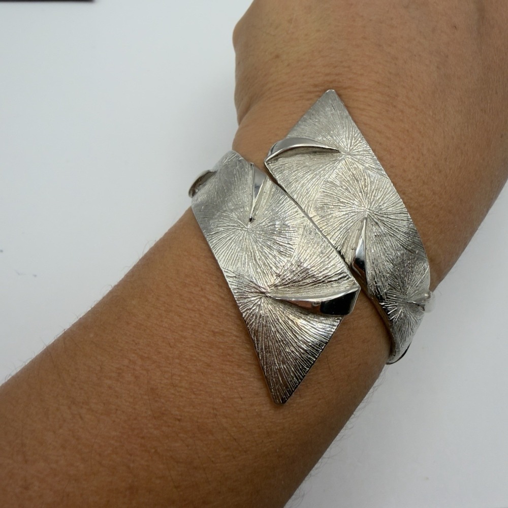 Vtg Chunky Silver Tone Clamper Bracelet Abstract Modernist Atomic Bypass 70s